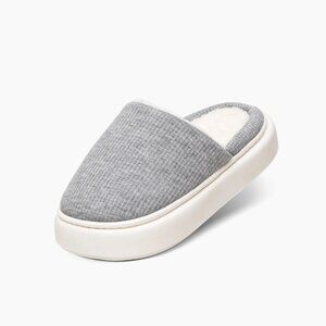 Brand new in package - Clouds Slides Slippers unisex - M 11.5-12 - W 9.5-10